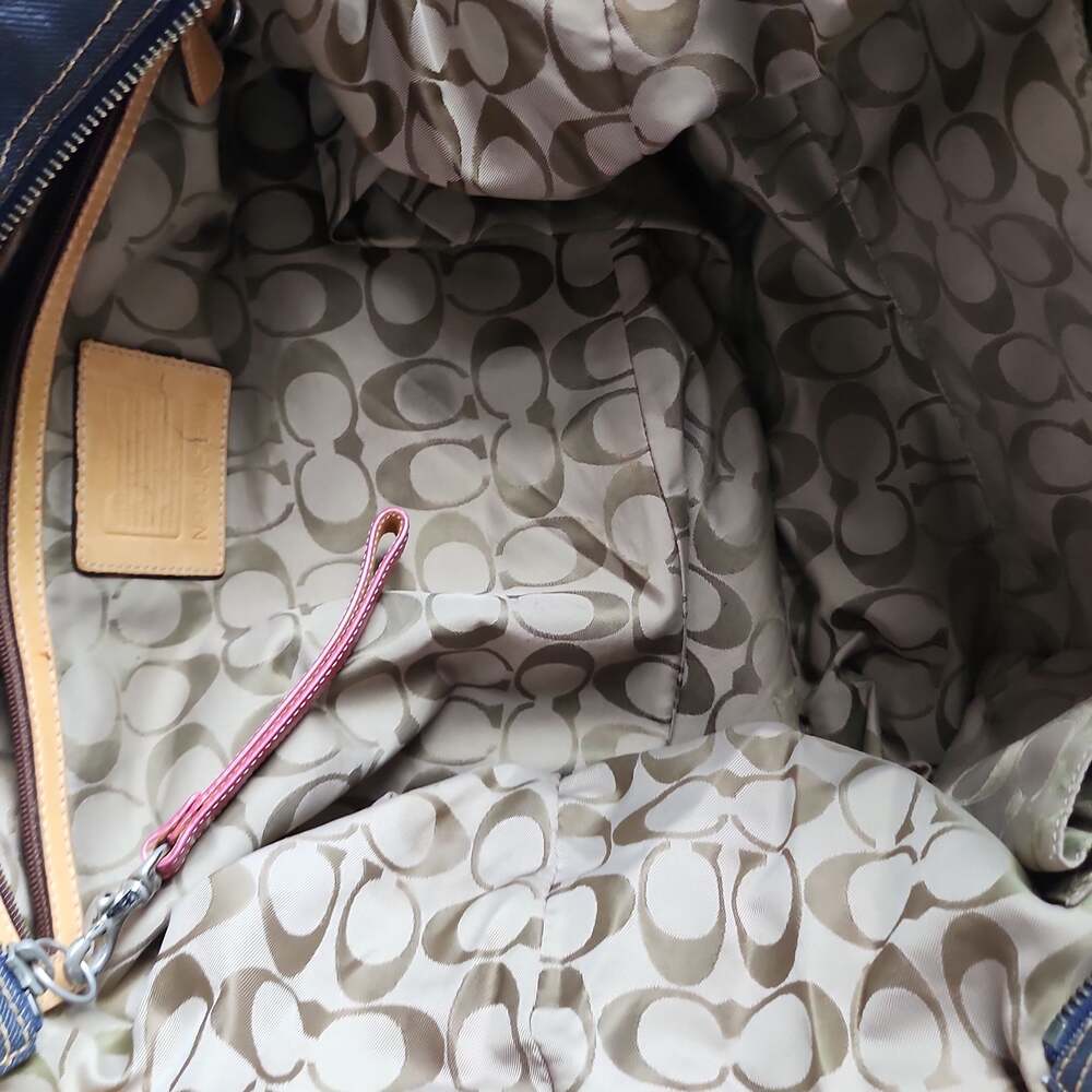 Coach - Picture 2 of 5